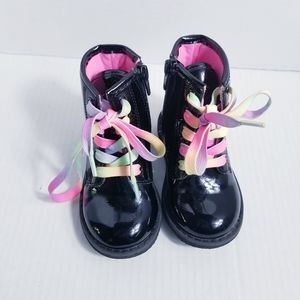 THE CHILDREN'S PLACE BABY GIRL'S SHINY BLACK BOOTS WITH RAINBOW LACES SIZE 6